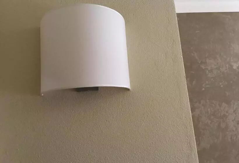 Majatalo Oreste Suite