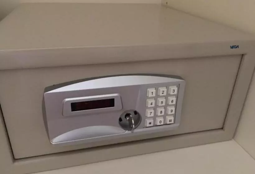 Majatalo Oreste Suite