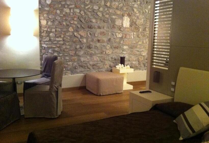 ペンション Oreste Suite