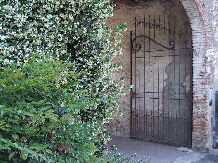 Отель Agriturismo Cascina Rossano