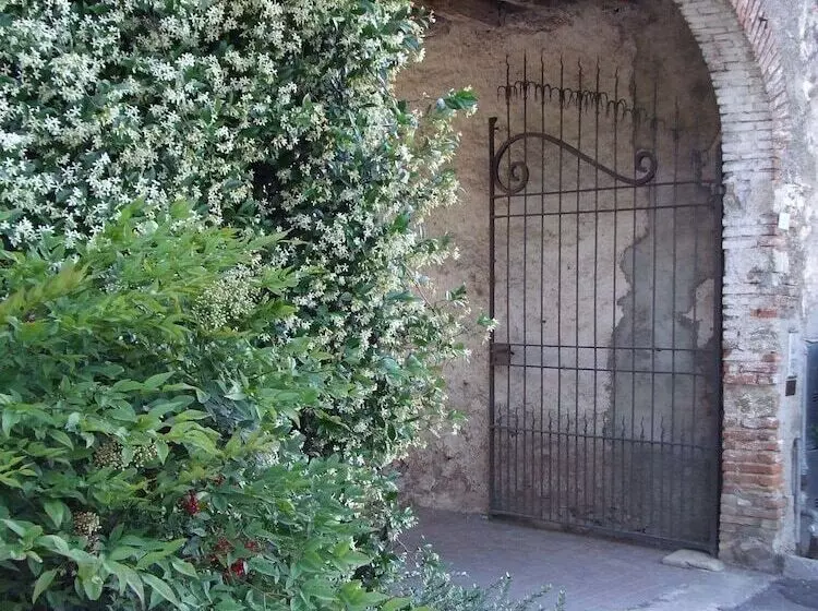 Hotelli Agriturismo Cascina Rossano