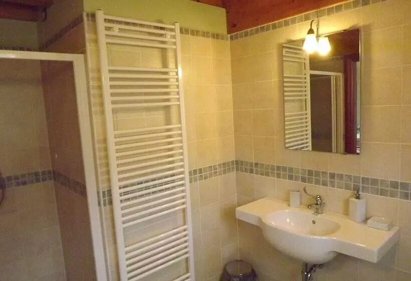 Hotelli Agriturismo Cascina Rossano