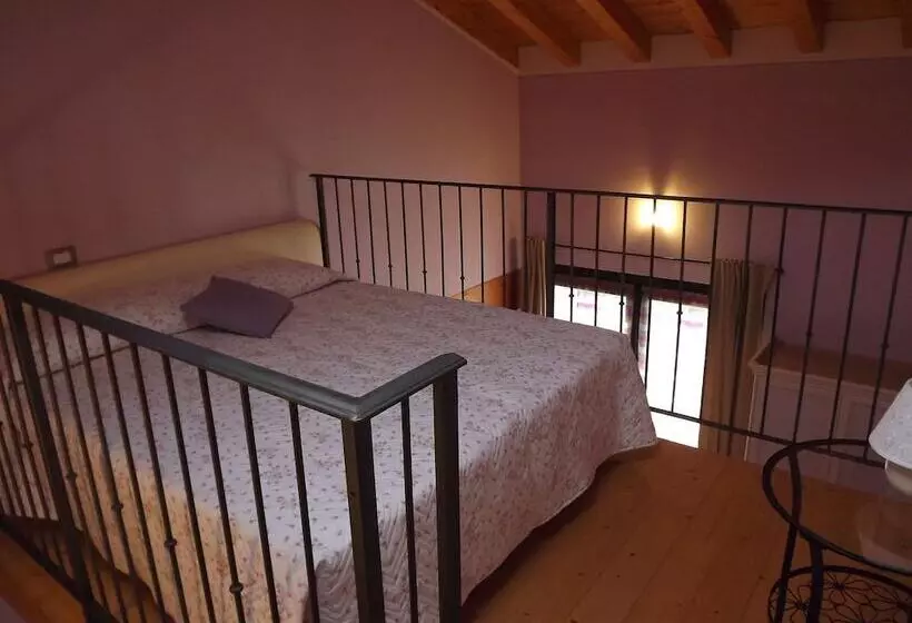 Hotelli Agriturismo Cascina Rossano