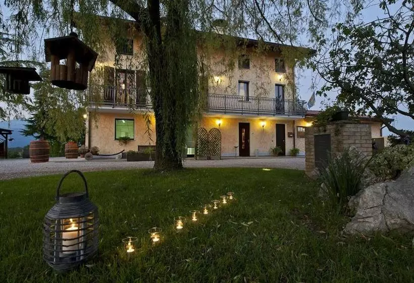 ホテル Agriturismo Contessi