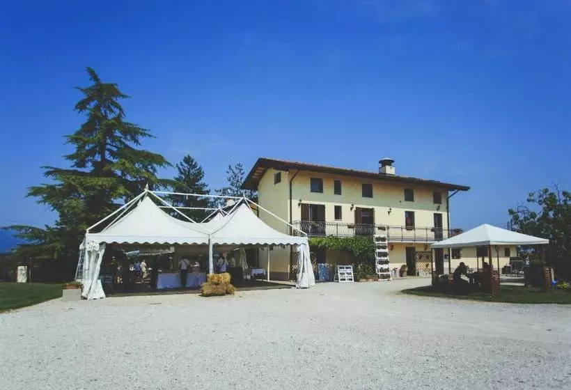 ホテル Agriturismo Contessi