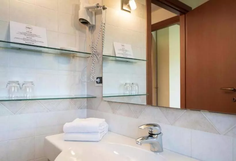 ホテル Agriturismo Contessi