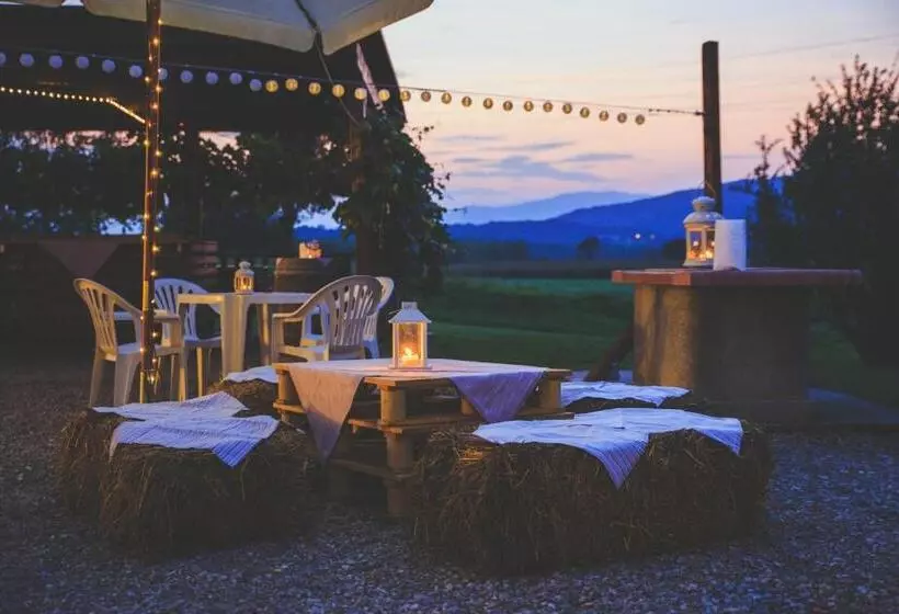 ホテル Agriturismo Contessi