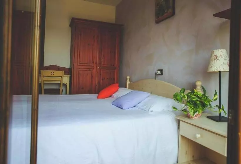 ホテル Agriturismo Contessi