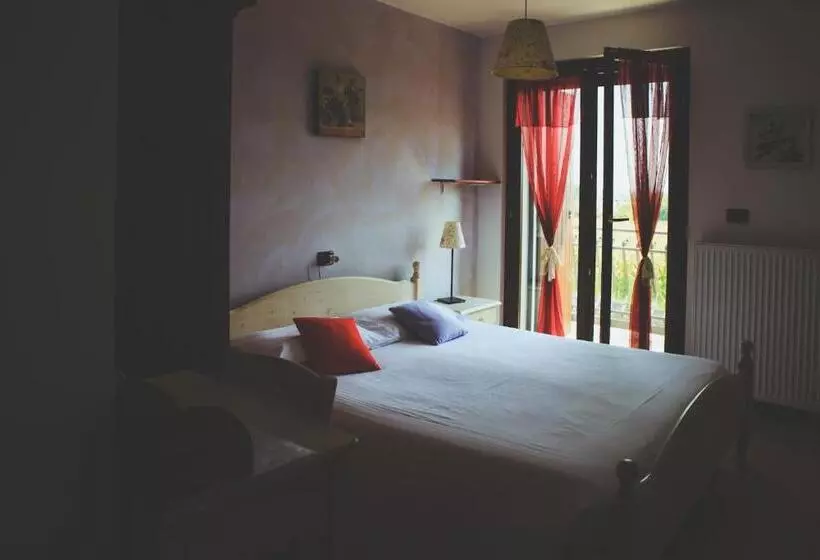 ホテル Agriturismo Contessi