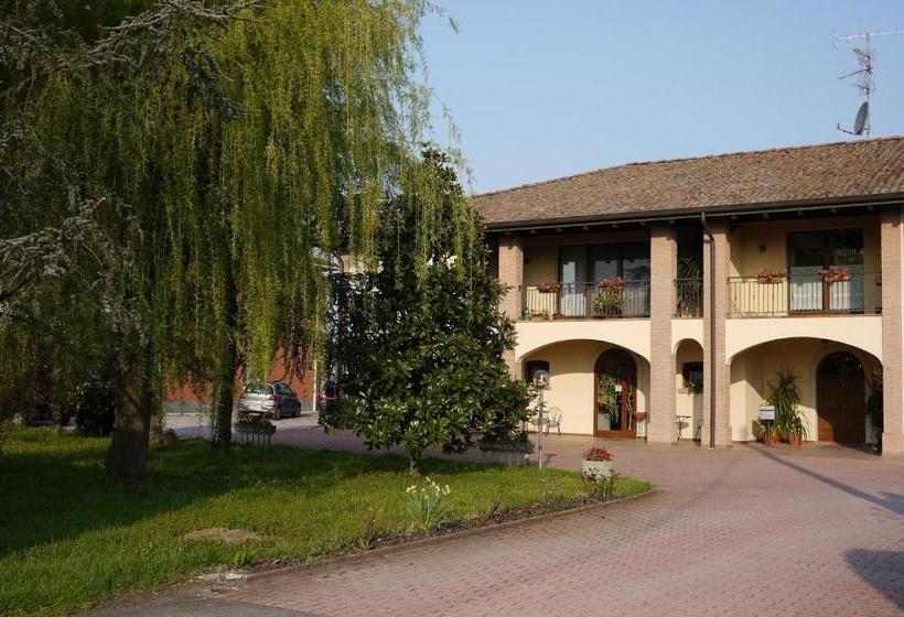 בית מלון כפרי Agriturismo Mongiorgi I Salici