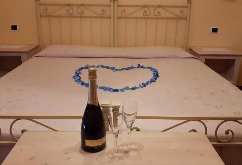 בית מלון כפרי Agriturismo Mongiorgi I Salici