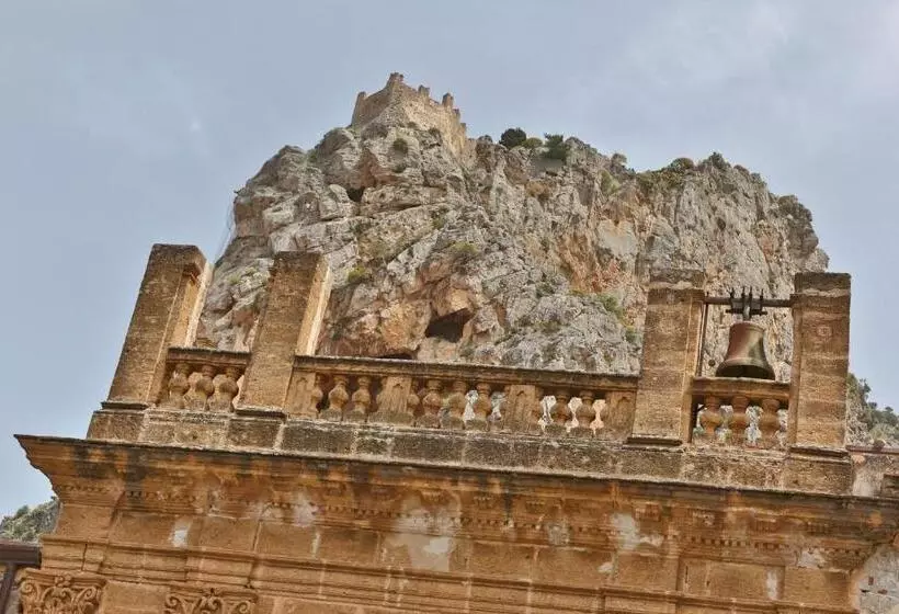 پانسیون Garibaldi B&b