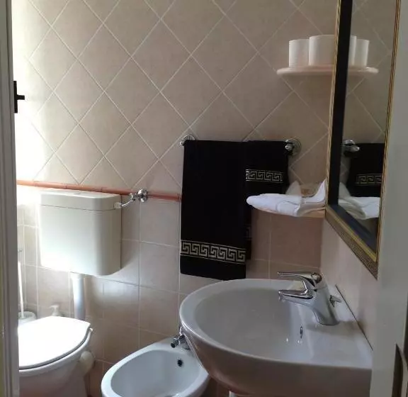 پانسیون Garibaldi B&b