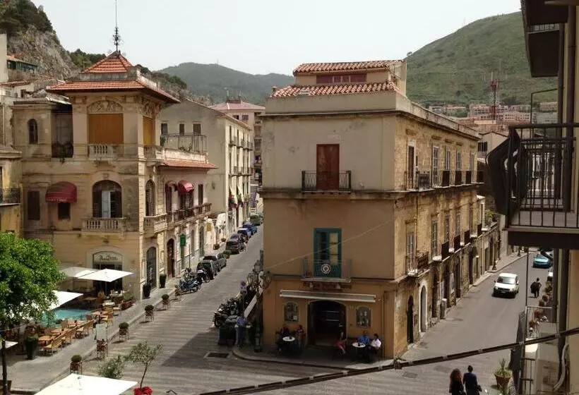 پانسیون Garibaldi B&b