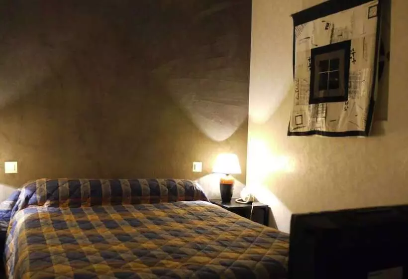 ホテル Hôtel Belleville