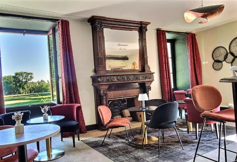 Hotelli Domaine De La Briandais, A Place Of Electromagnetic Sobriety