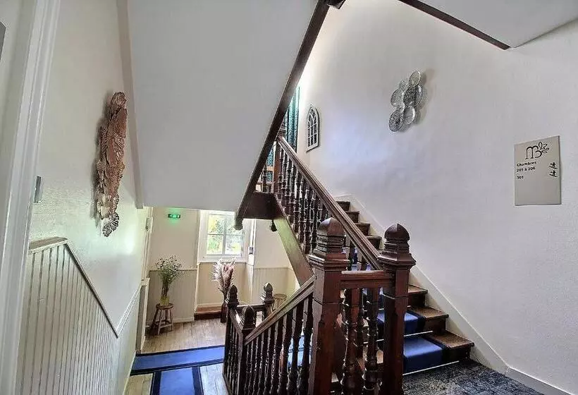 Hotelli Domaine De La Briandais, A Place Of Electromagnetic Sobriety