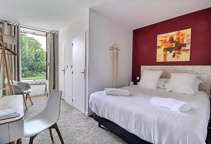 Hotelli Domaine De La Briandais, A Place Of Electromagnetic Sobriety