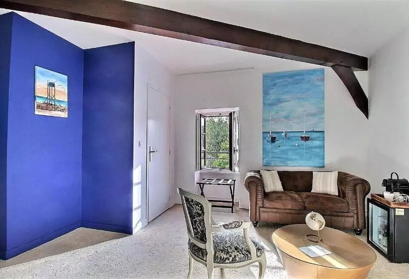 Hotelli Domaine De La Briandais, A Place Of Electromagnetic Sobriety