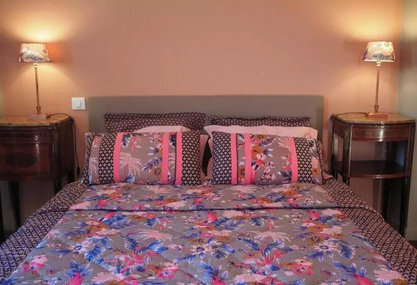 ペンション Domaine De La Jordanne   B&b