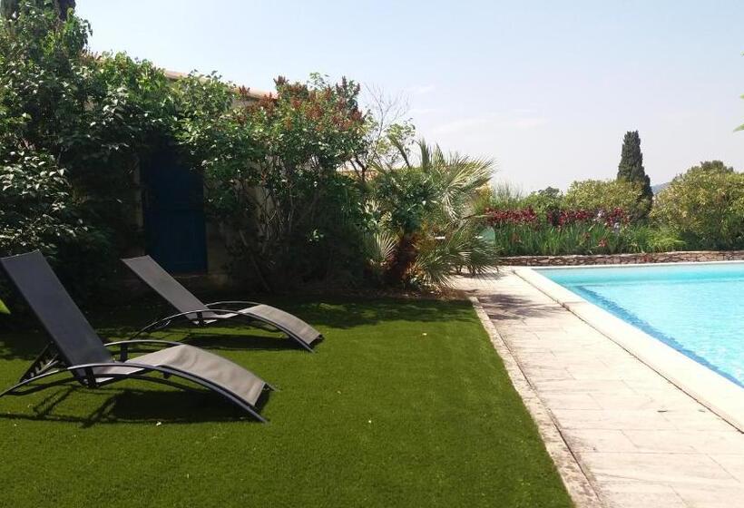 Hostel La Bastide Bleue