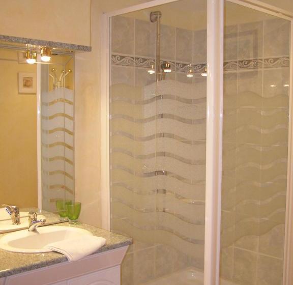 بنسيون L'oustau De Mistral