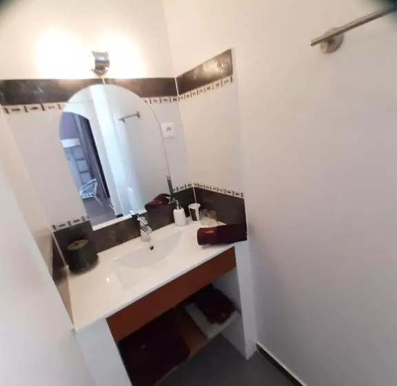 Majatalo Le Clos De La Salamandre