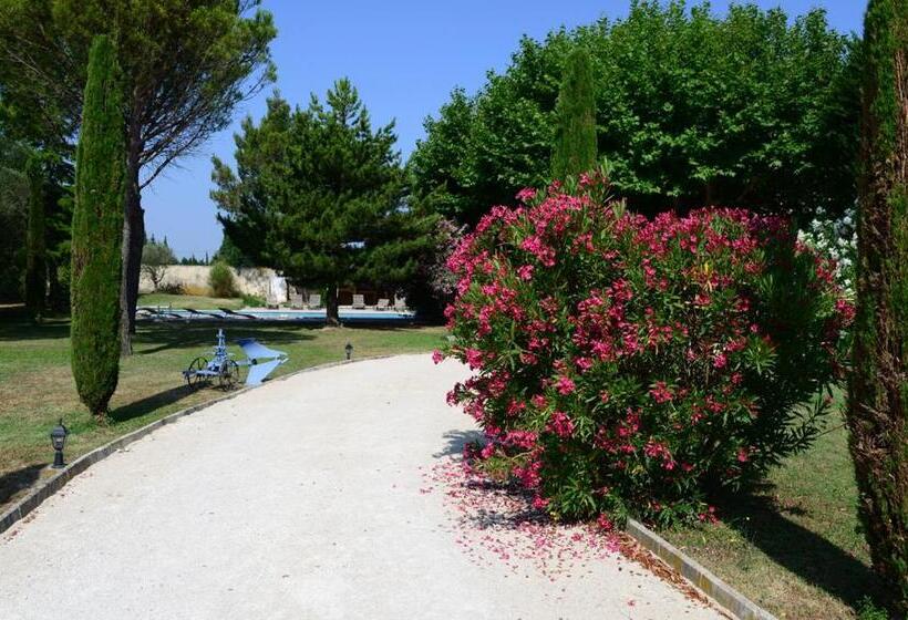 بنسيون L'oustau De Mistral