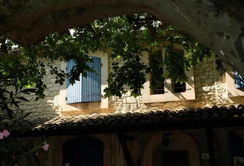 بنسيون L'oustau De Mistral