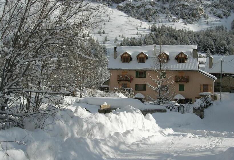 هاستل Auberge La Cleida