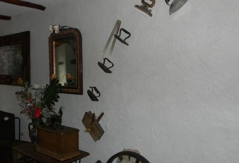 هاستل Auberge La Cleida