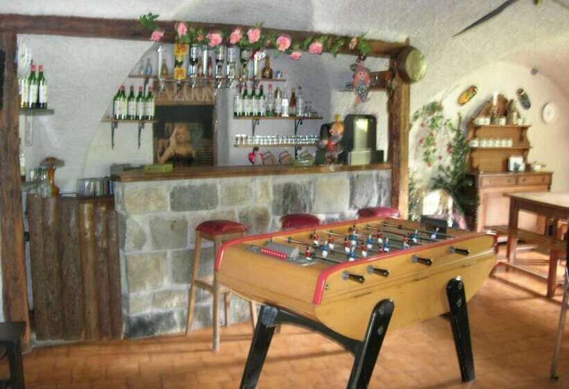 هاستل Auberge La Cleida