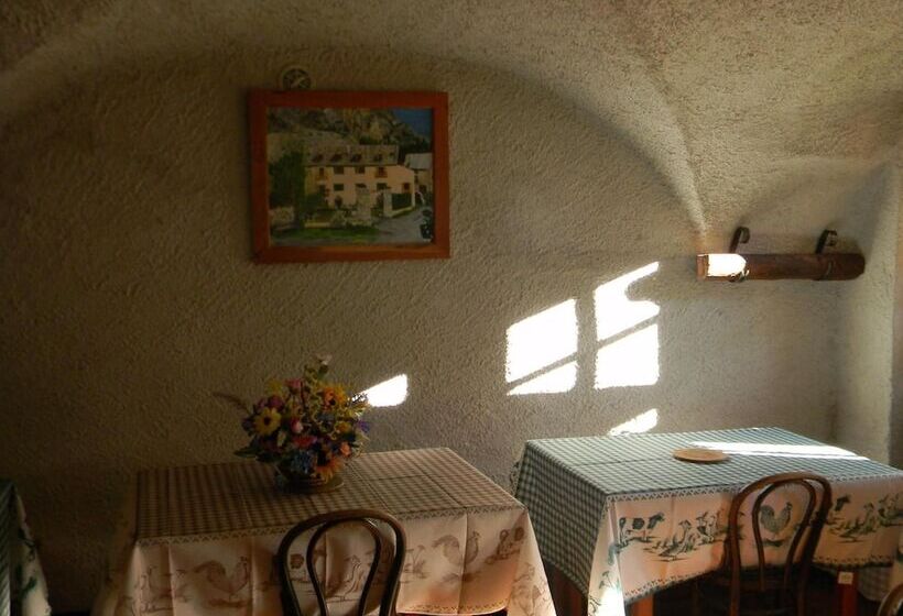 هاستل Auberge La Cleida