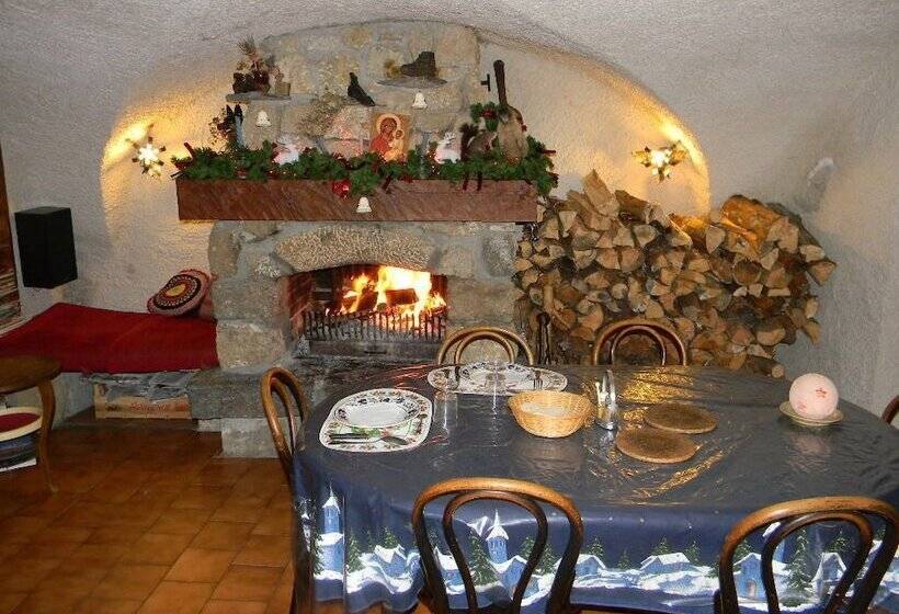 هاستل Auberge La Cleida