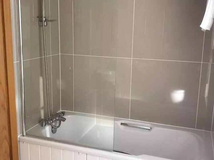 Retkeilymaja The Claremont Inn