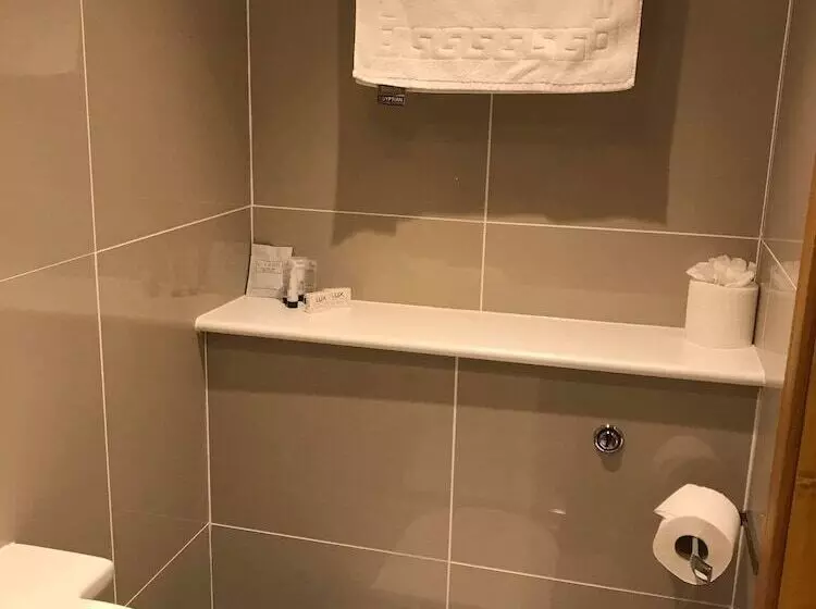 Retkeilymaja The Claremont Inn