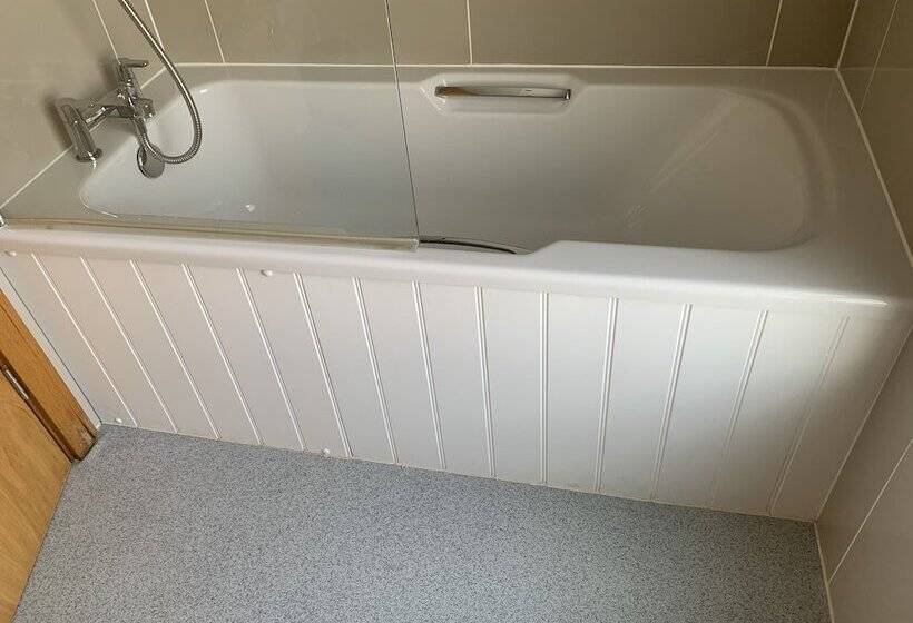 فندق صغير The Claremont Inn