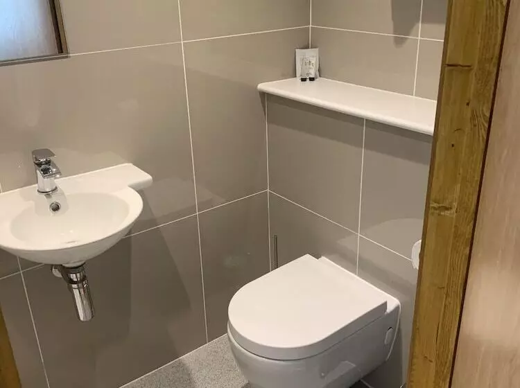 Retkeilymaja The Claremont Inn