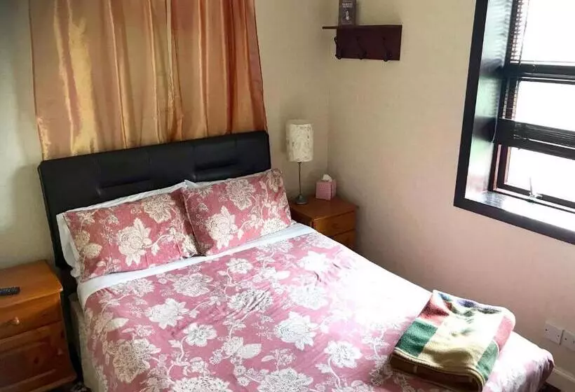 Aamiaismajoitus (B&B) Ferintosh Guest House