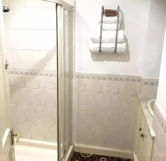 Aamiaismajoitus (B&B) Ferintosh Guest House