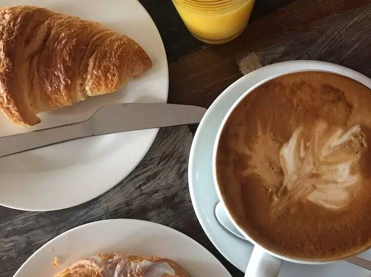 Aamiaismajoitus (B&B) Union Road Moto Velo Accommodation