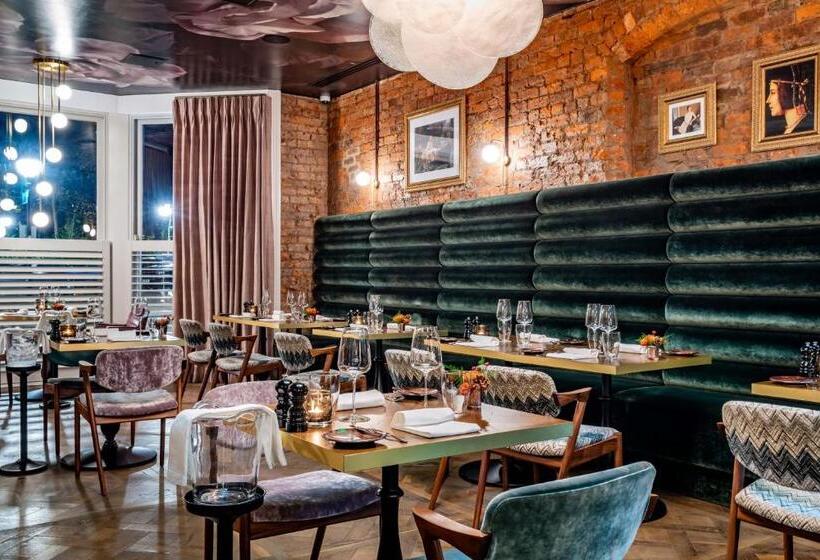 هتل Manor House Lindley