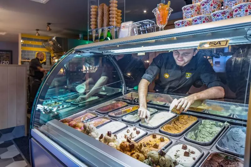 ホテル The Raven’s Cliff Lodge By Marston S Inns