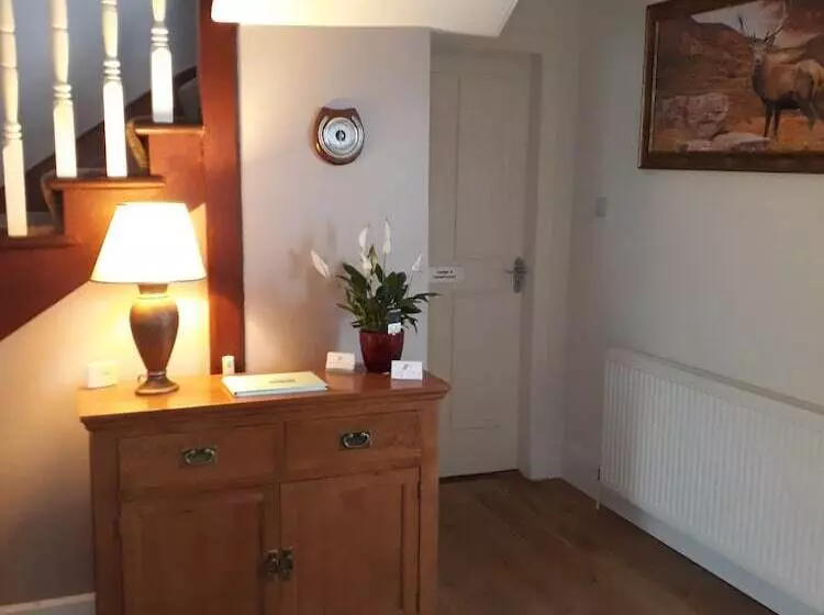 پانسیون Craigbank Guest House