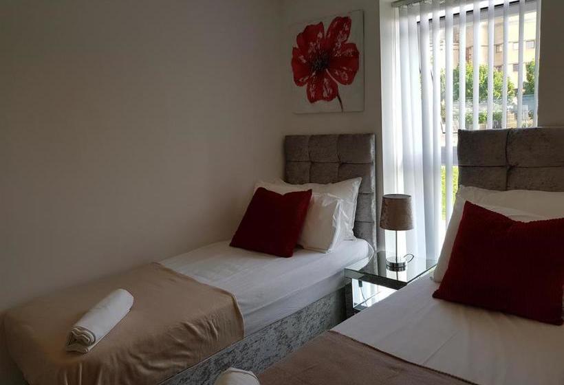 Vetrelax Basildon Newly Refurbished 3bed House