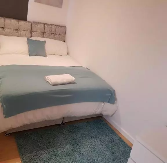 Vetrelax Basildon Newly Refurbished 3bed House