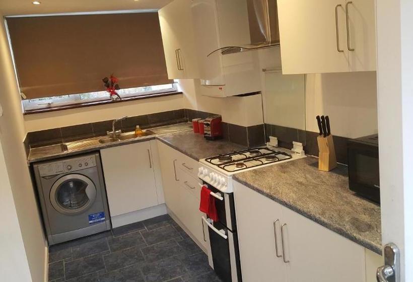 Vetrelax Basildon Newly Refurbished 3bed House