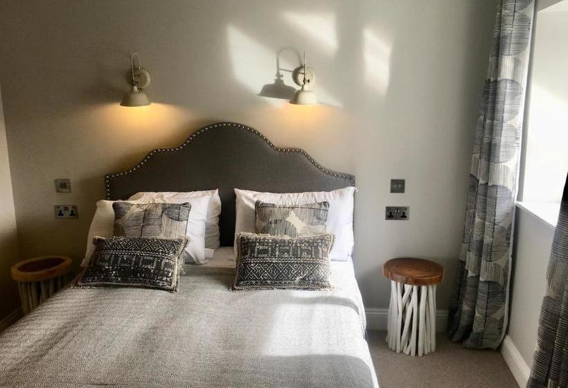 הוסטל The Mousetrap Inn