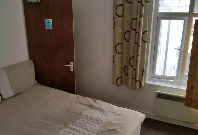 پانسیون 140 Midland Road