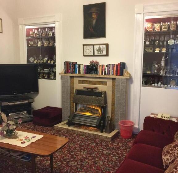 פנסיון Avoca Villa Guest House